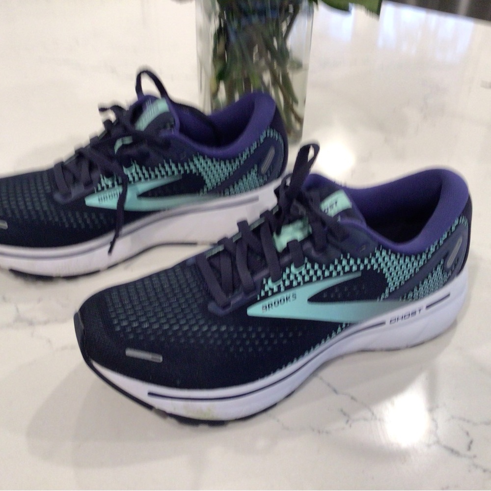 Brooks Ghost 14 Size 8 barely worn,  like new without tags or box